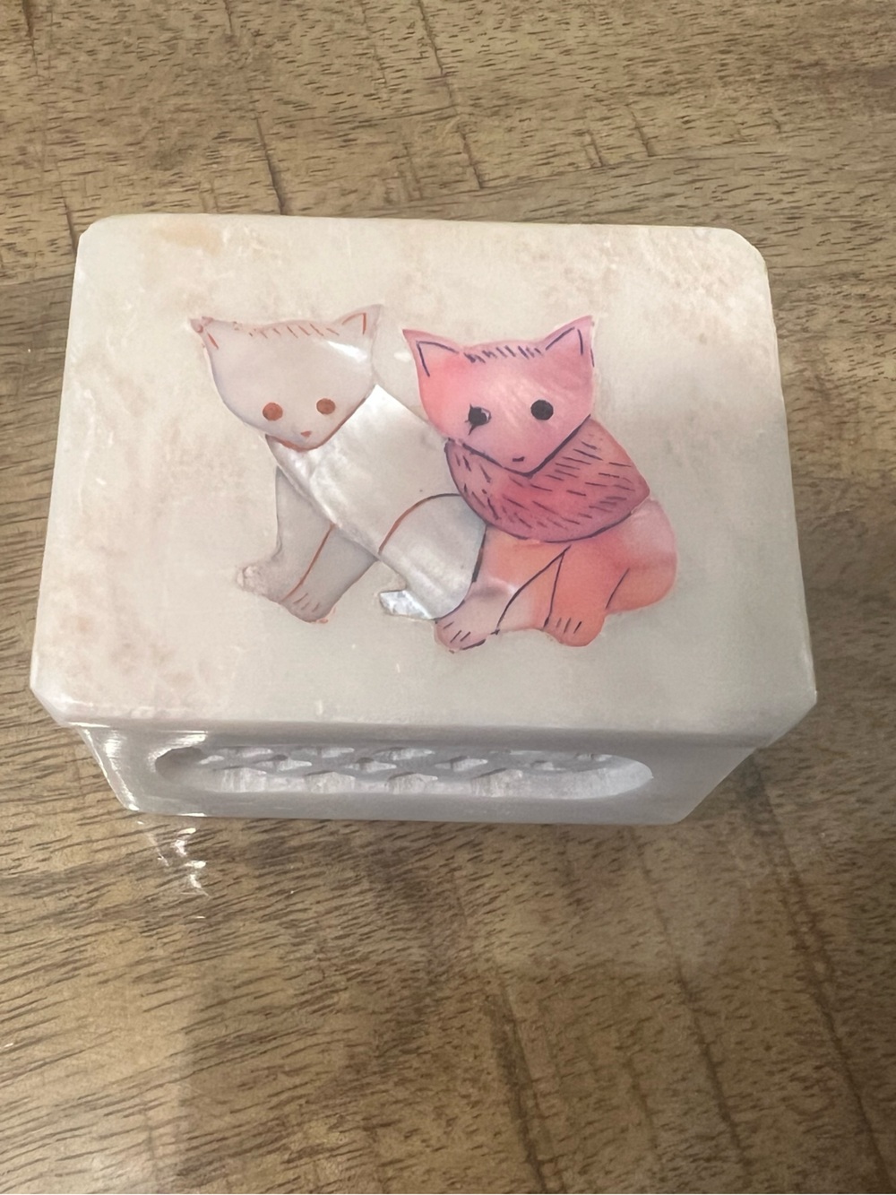 marble decorative box features intricate inlaid pearl cats